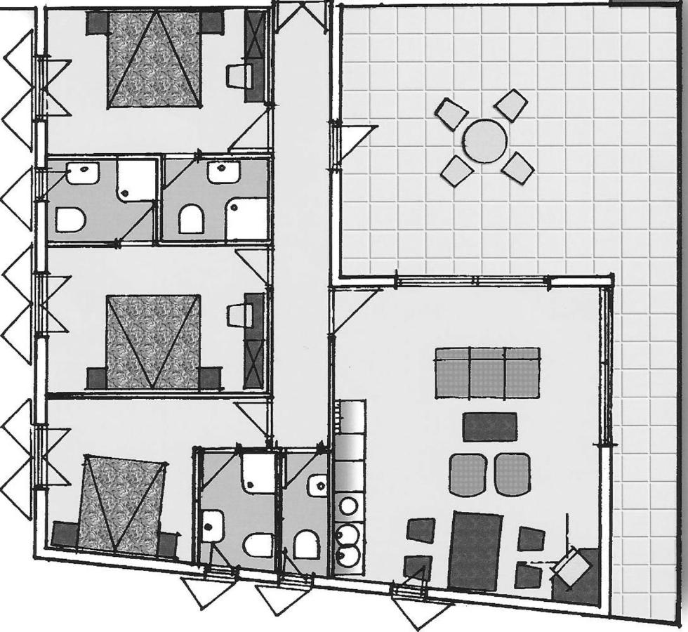 Three-Bedroom Apartment with Sea View (8 Adults)