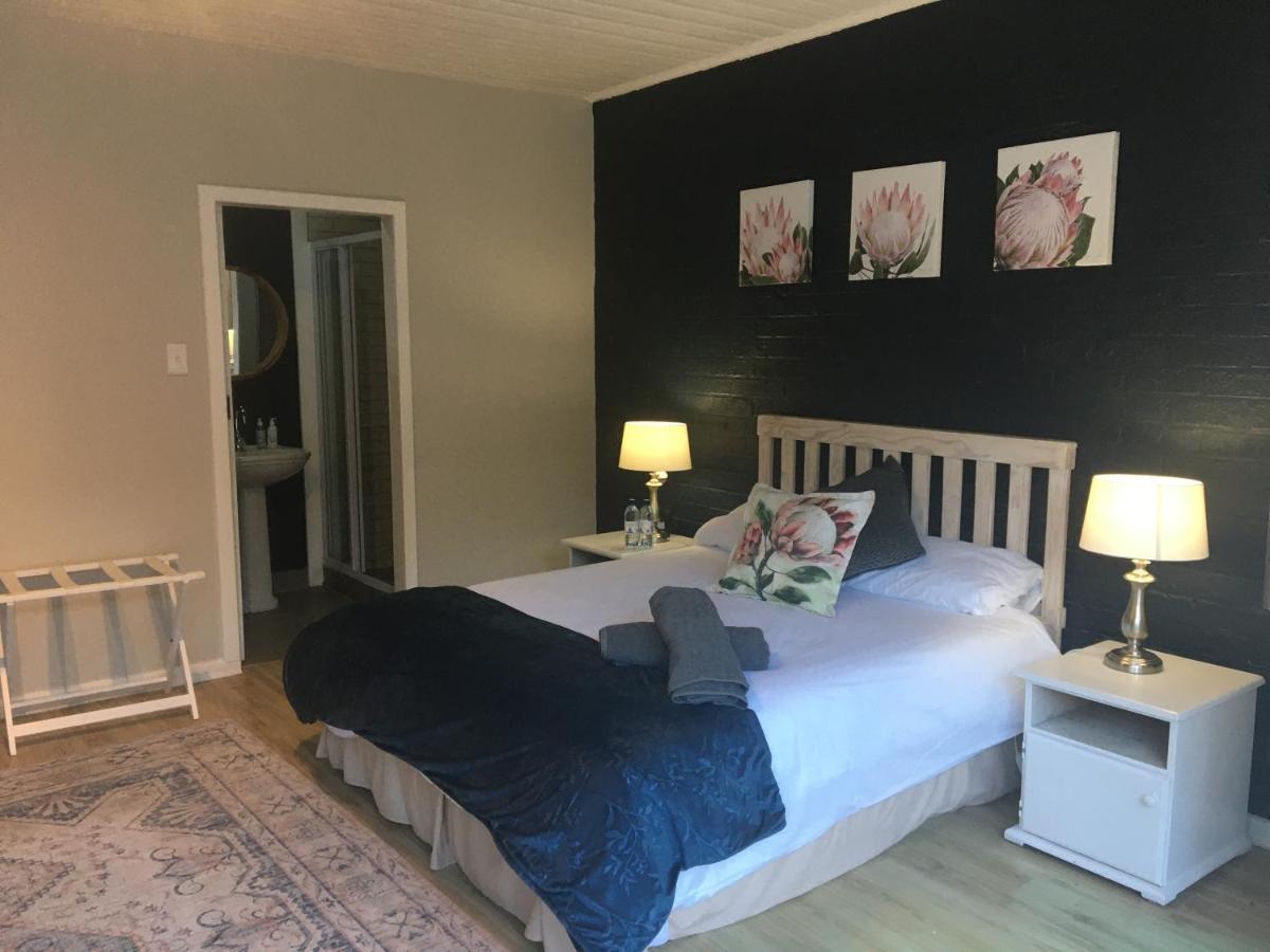 B&B Grahamstown - Wedmore Place with Solar - Bed and Breakfast Grahamstown