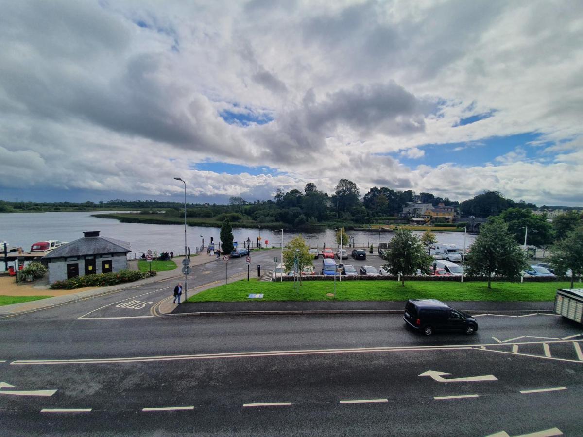 B&B Carrick-on-Shannon - Waterfront View Apartment - Bed and Breakfast Carrick-on-Shannon