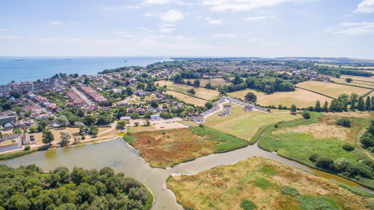 Seaview Holidays - Salterns Village - B&B