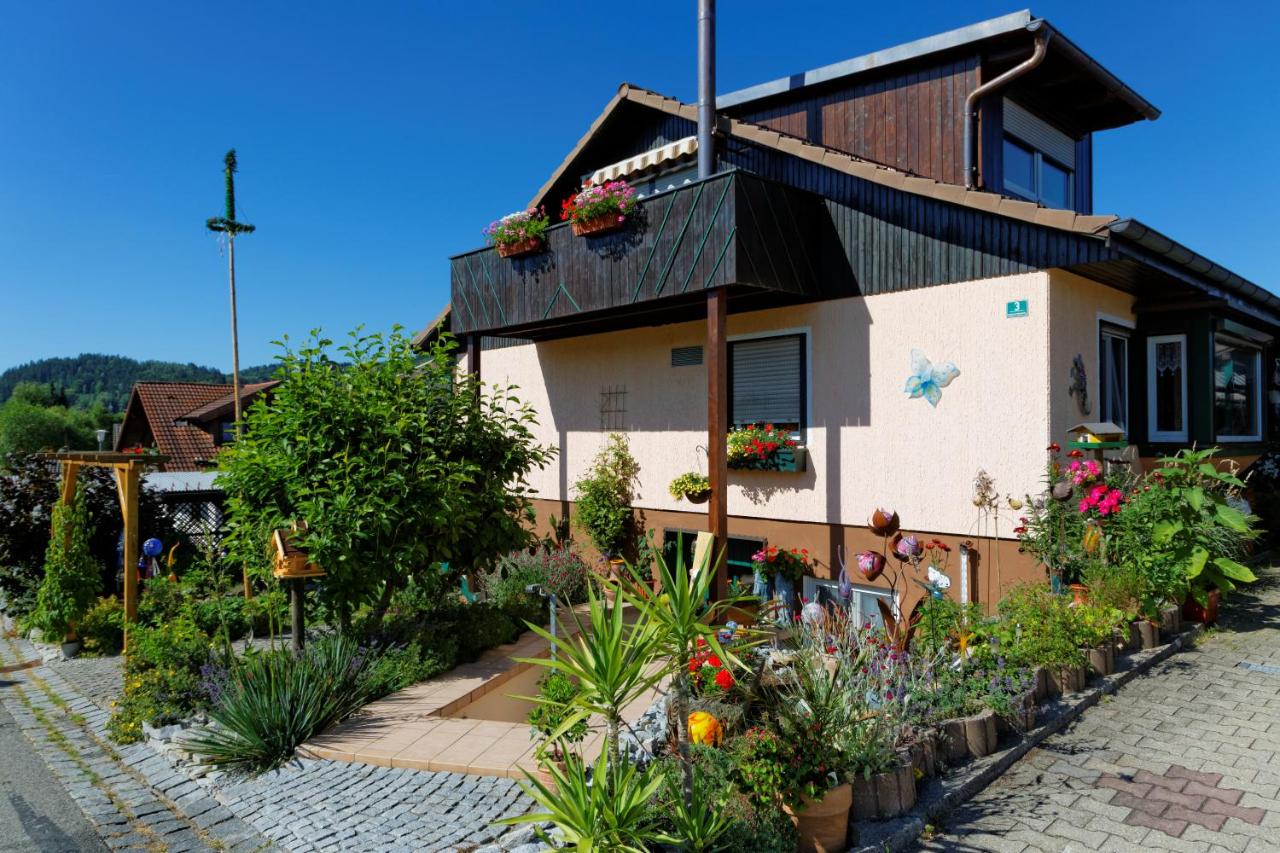 B&B Frauenau - Ferienwohnungen Claus - Bed and Breakfast Frauenau