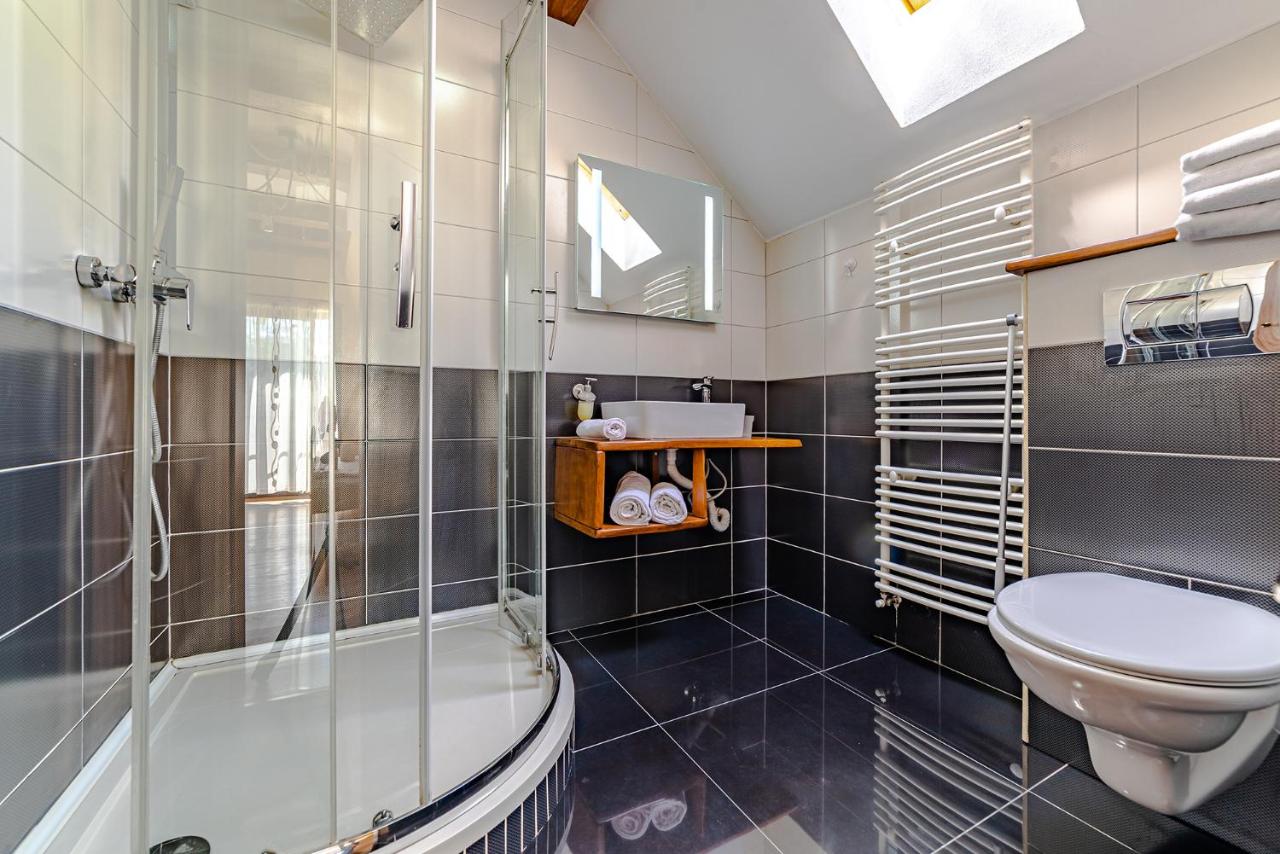 Kamer met Queensize Bed en Balkon