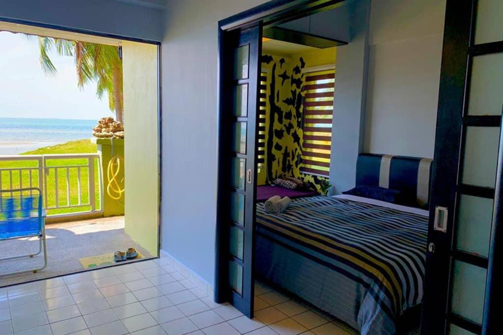 Port Dickson PD Beach Front Homestay - Chambres d’hôtes Port Dickson