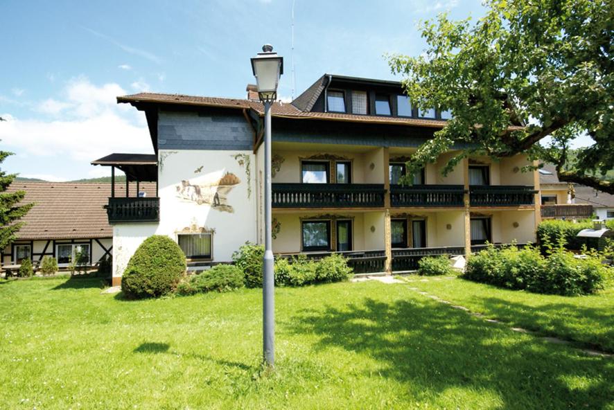 B&B Glashütten - Hotel & Restaurant Zum Deutschen Haus - Bed and Breakfast Glashütten