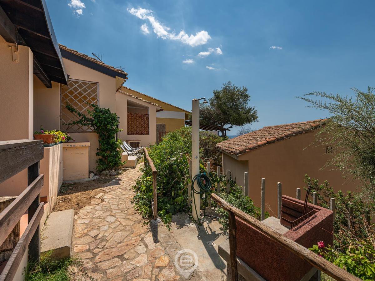 Porto luna 24 - Selene - Bed and Breakfast Is Traias