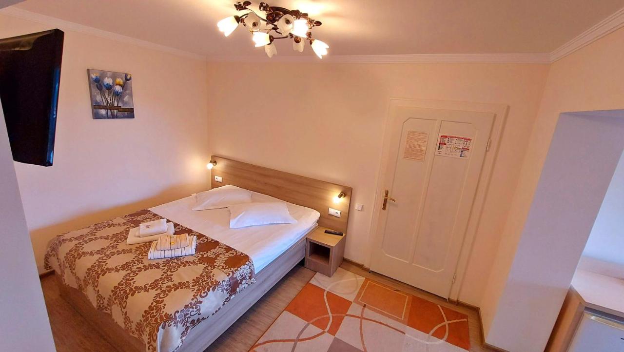 King Room with Mountain View