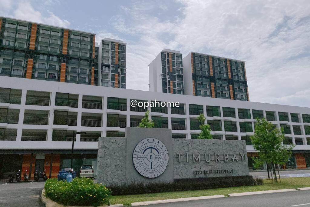OPAHOME@ Timurbay Seafront Residence 2BR Family suite Seaview and Poolview - B&B Kuantan