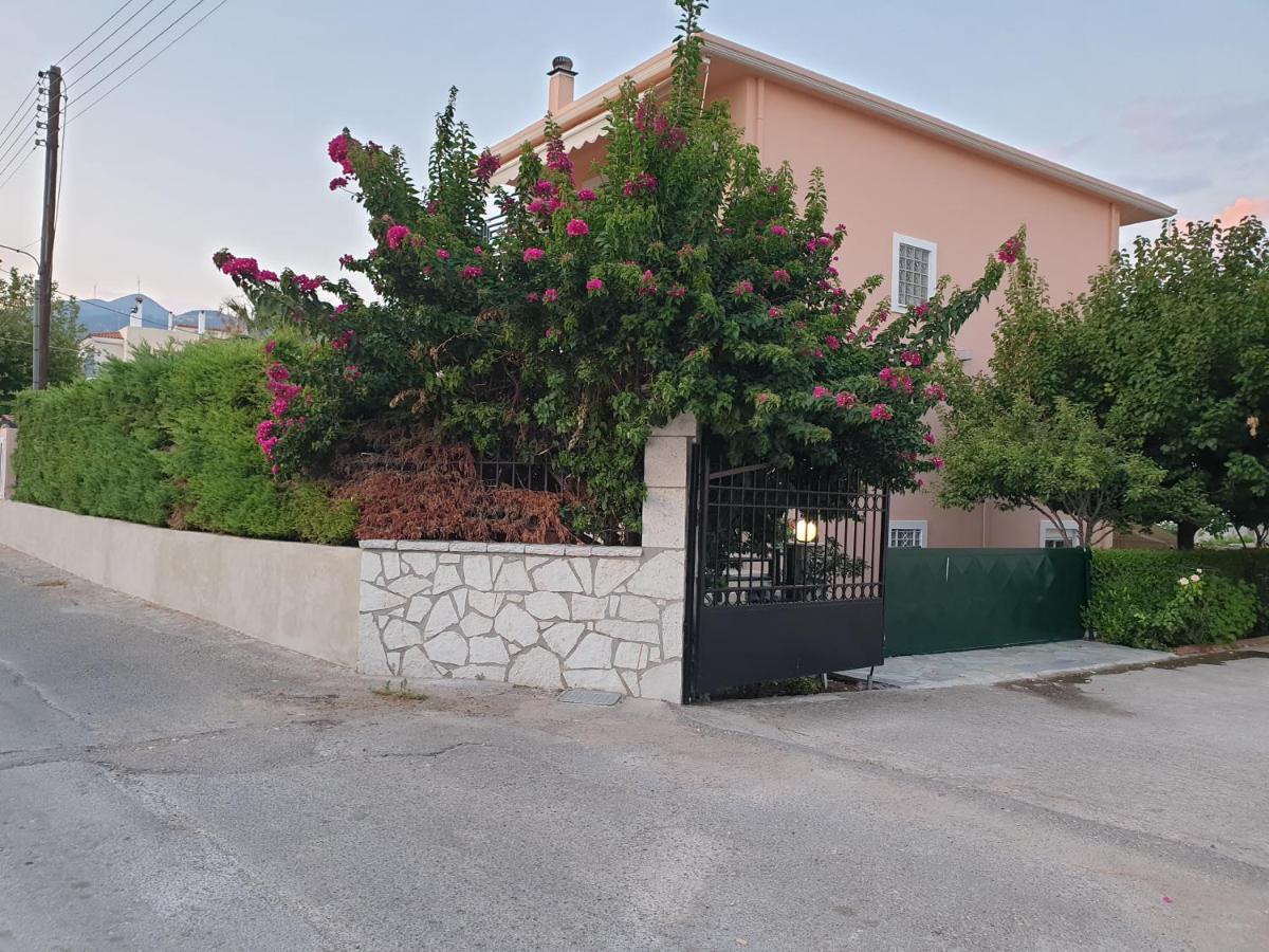 cozy apartment nafpaktos - B&B