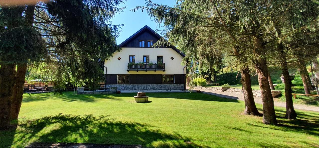 Apartmány Chalupa "Pod lípou" - B&B Staré Město