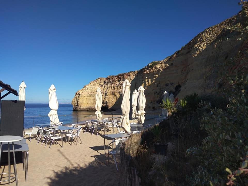 Nice apartment 250 meters from beach Vale Centeanes, Carvoeiro - B&B