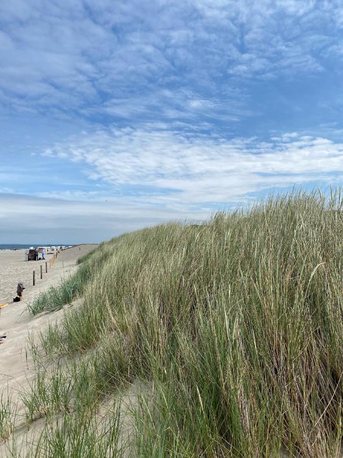 Sanddüne - Helle Ferienwohnung nahe Ostseestrand mit Balkon & Parkplatz - B&B Seeheilbad Graal-Müritz