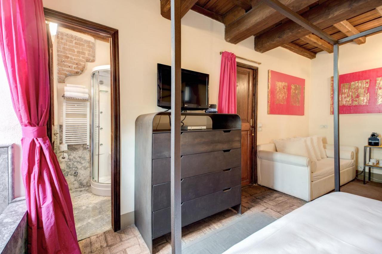 Camera Matrimoniale Superior con Letto Supplementare