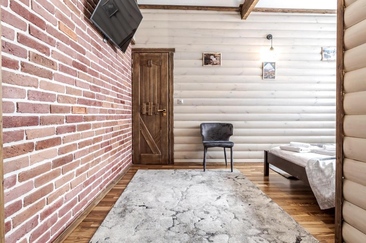 Camera Matrimoniale con Letto Supplementare