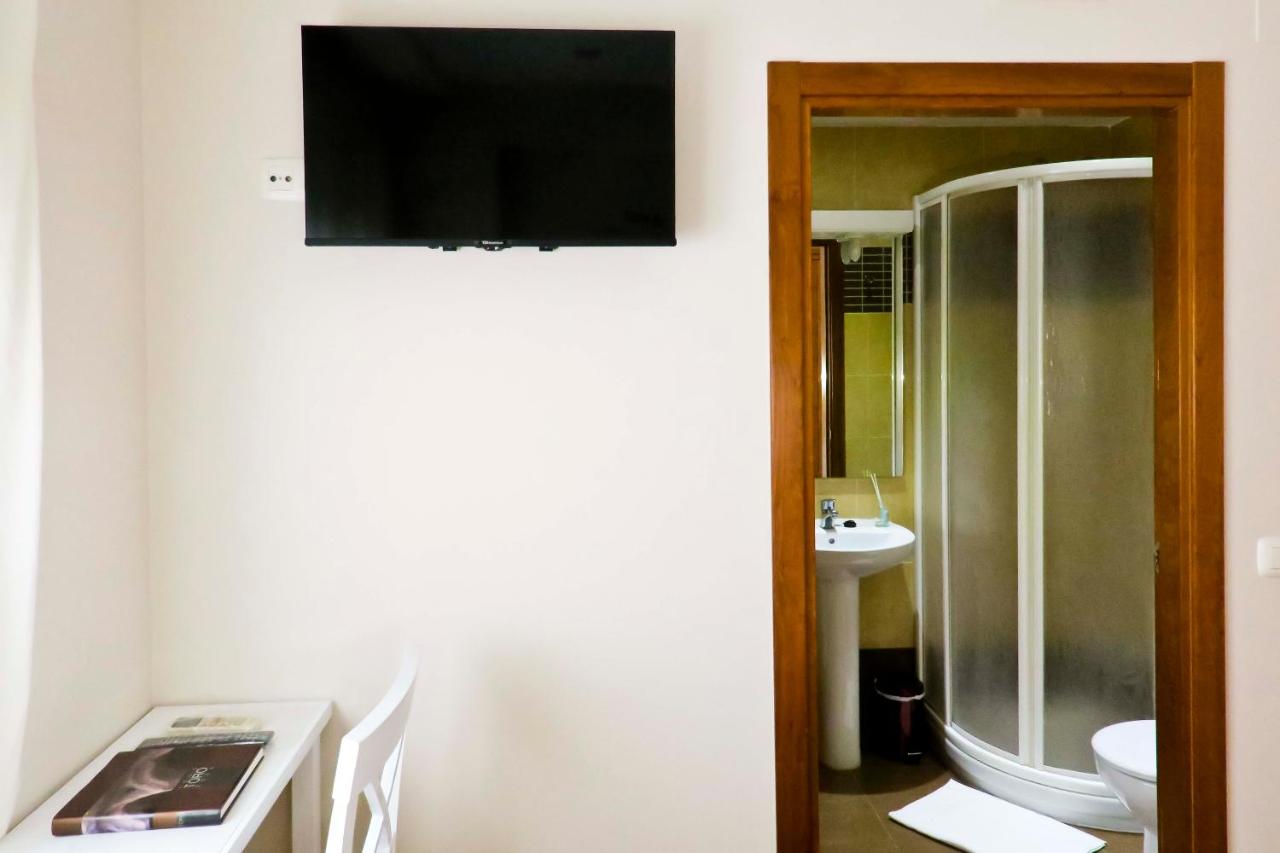 Single Room with Private Bathroom