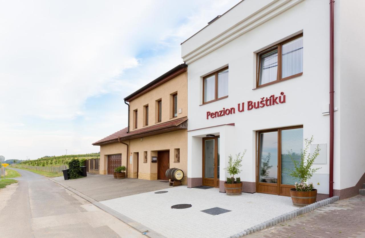 Penzion U Buštíků - B&B Šardice