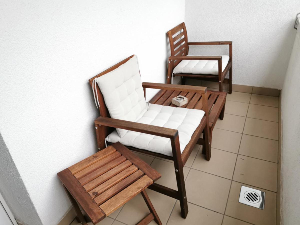 City centre studio with a balcony and free parking - B&B