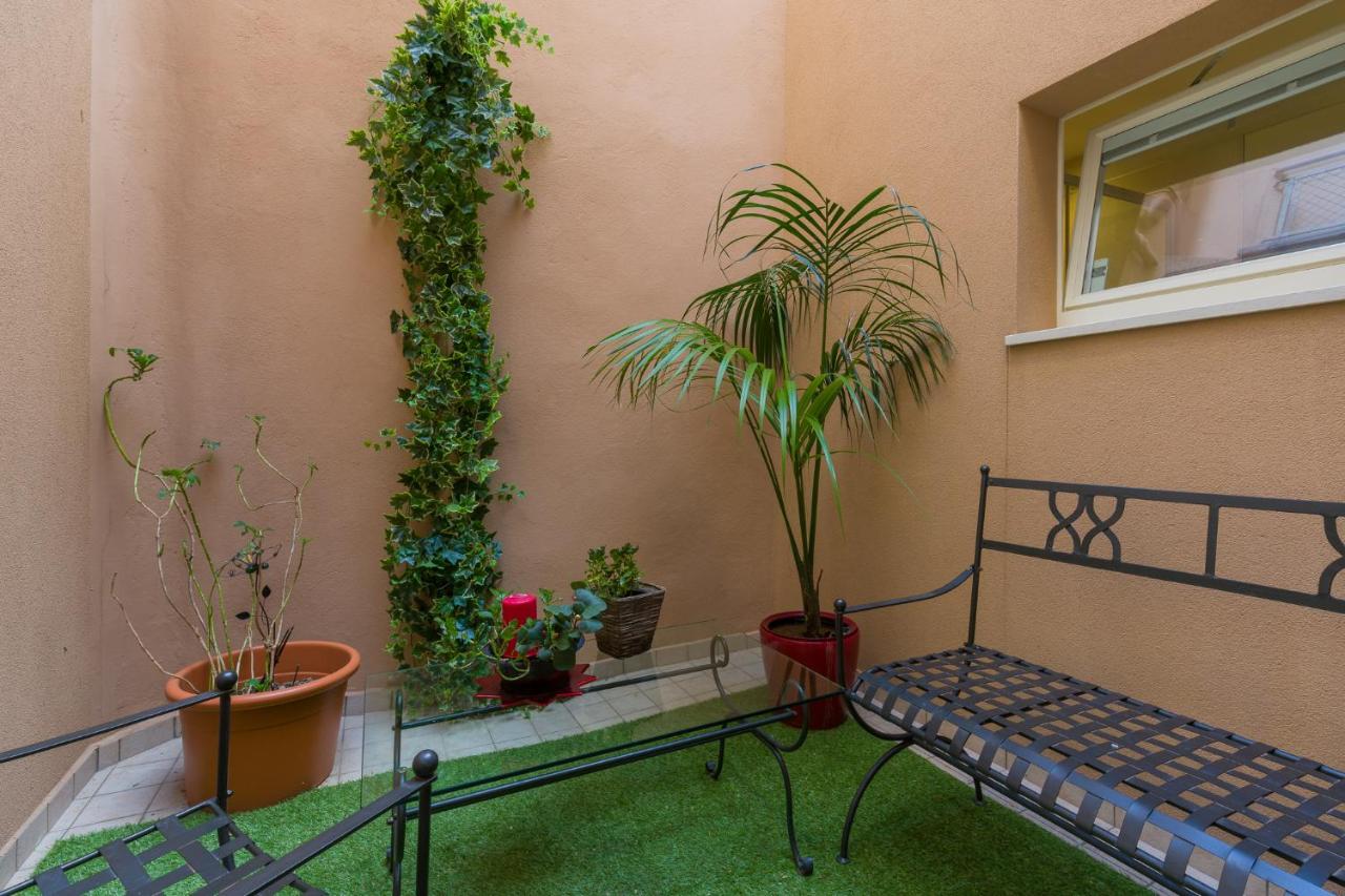 Velluto Blu Apartments & Suite by Reasy&Busy - B&B Verona