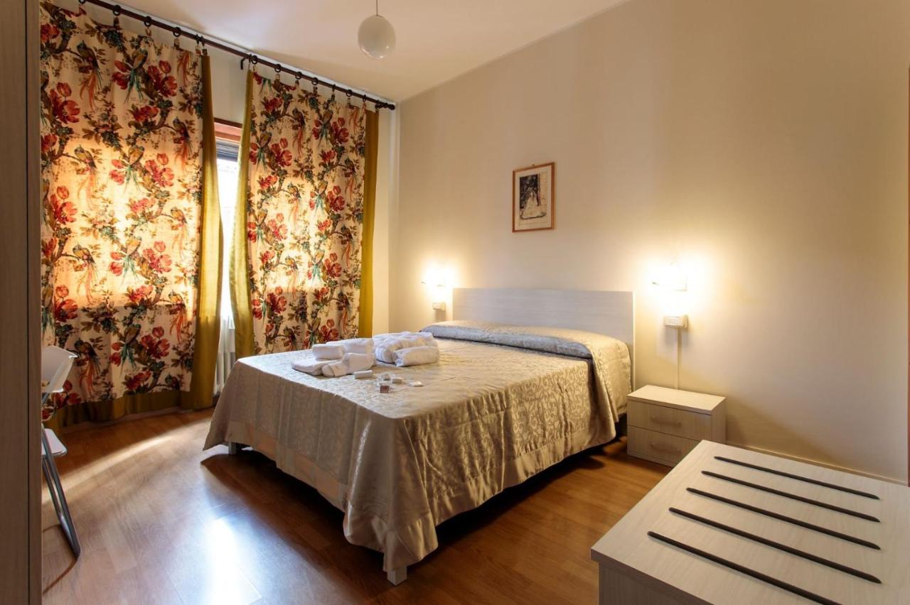 Double Room with Private Internal Bathroom