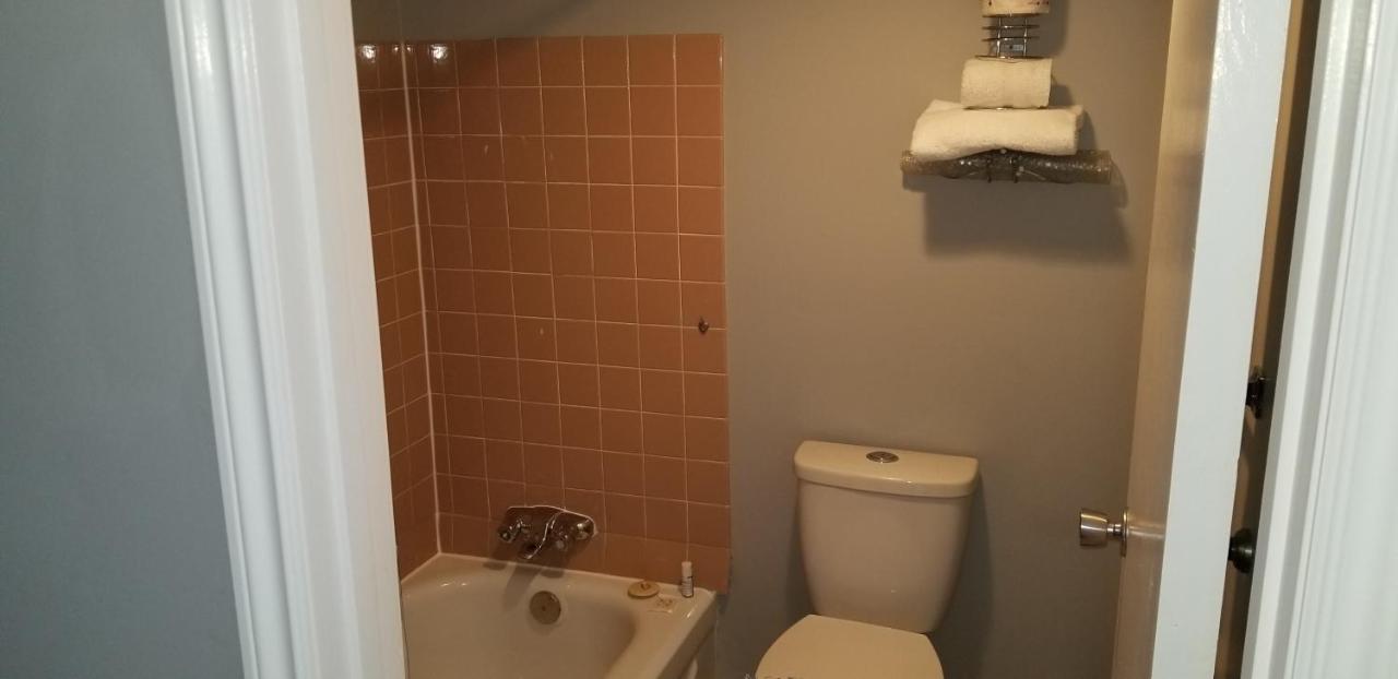 Queen Room - Non-Smoking