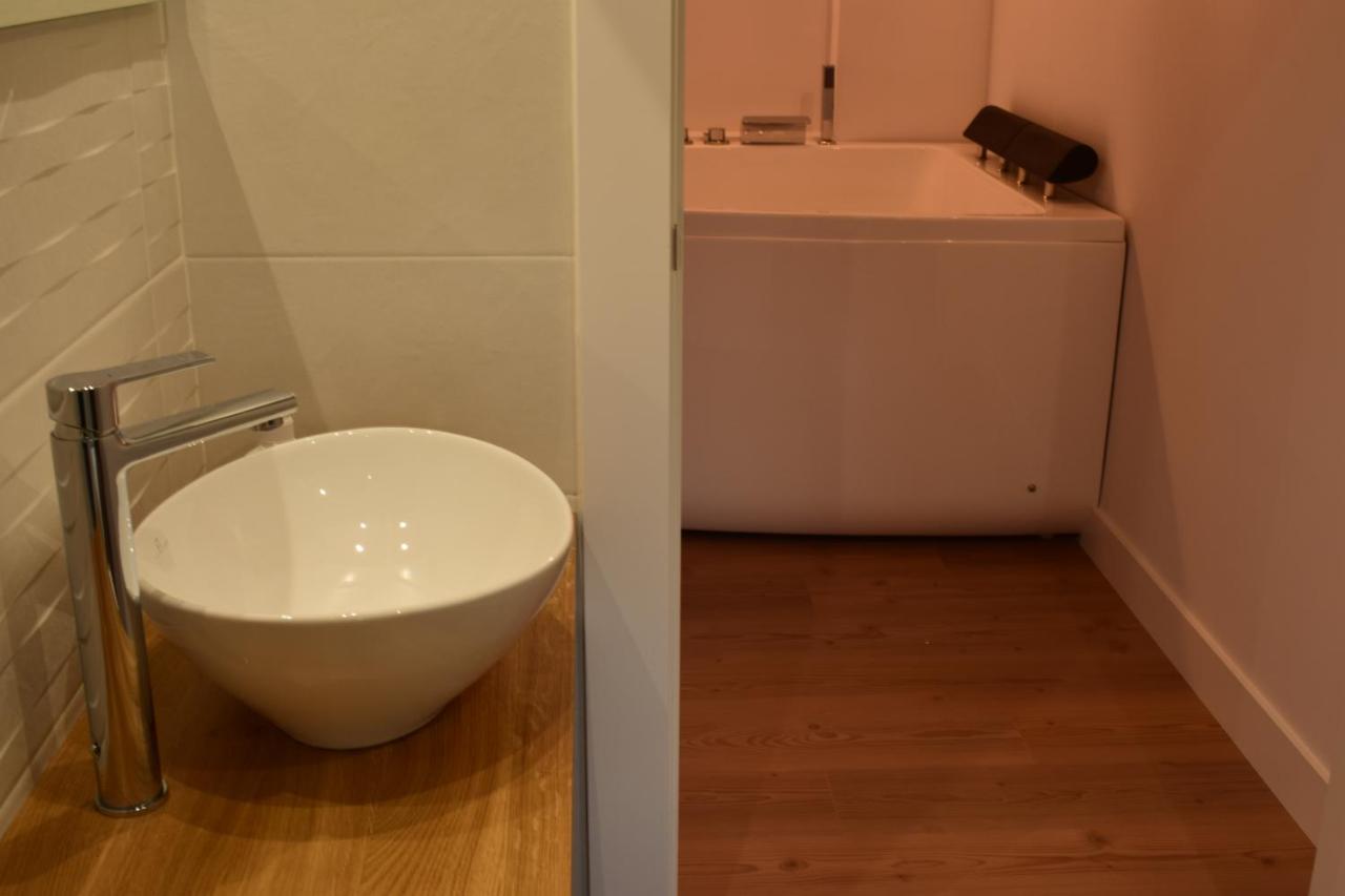 Studio with Spa Bath