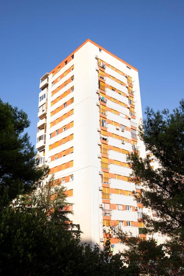 Paha-Paha Modern apartment with sea view, fast Wi-Fi, and free parking! - Chambres d’hôtes
