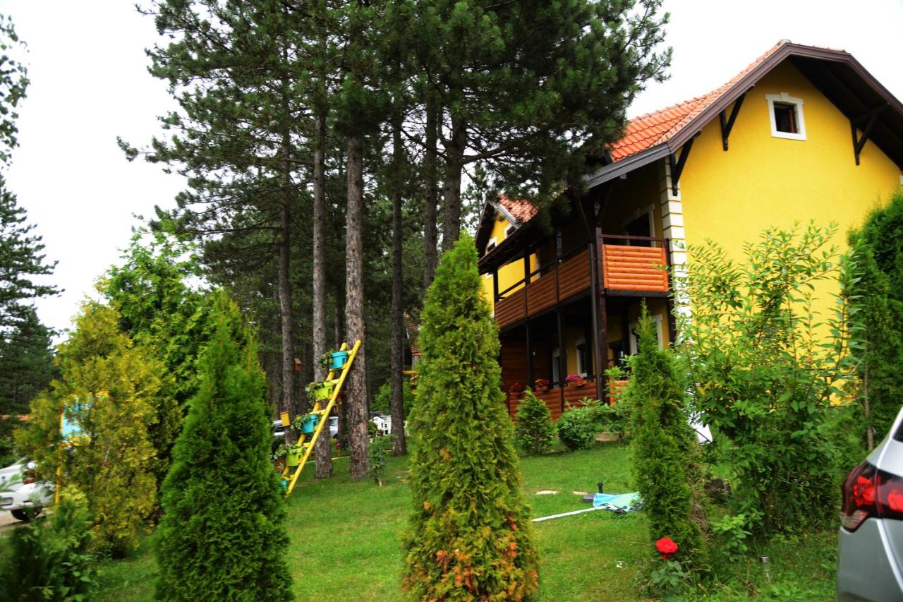 Villa Ruža Apartments - B&B