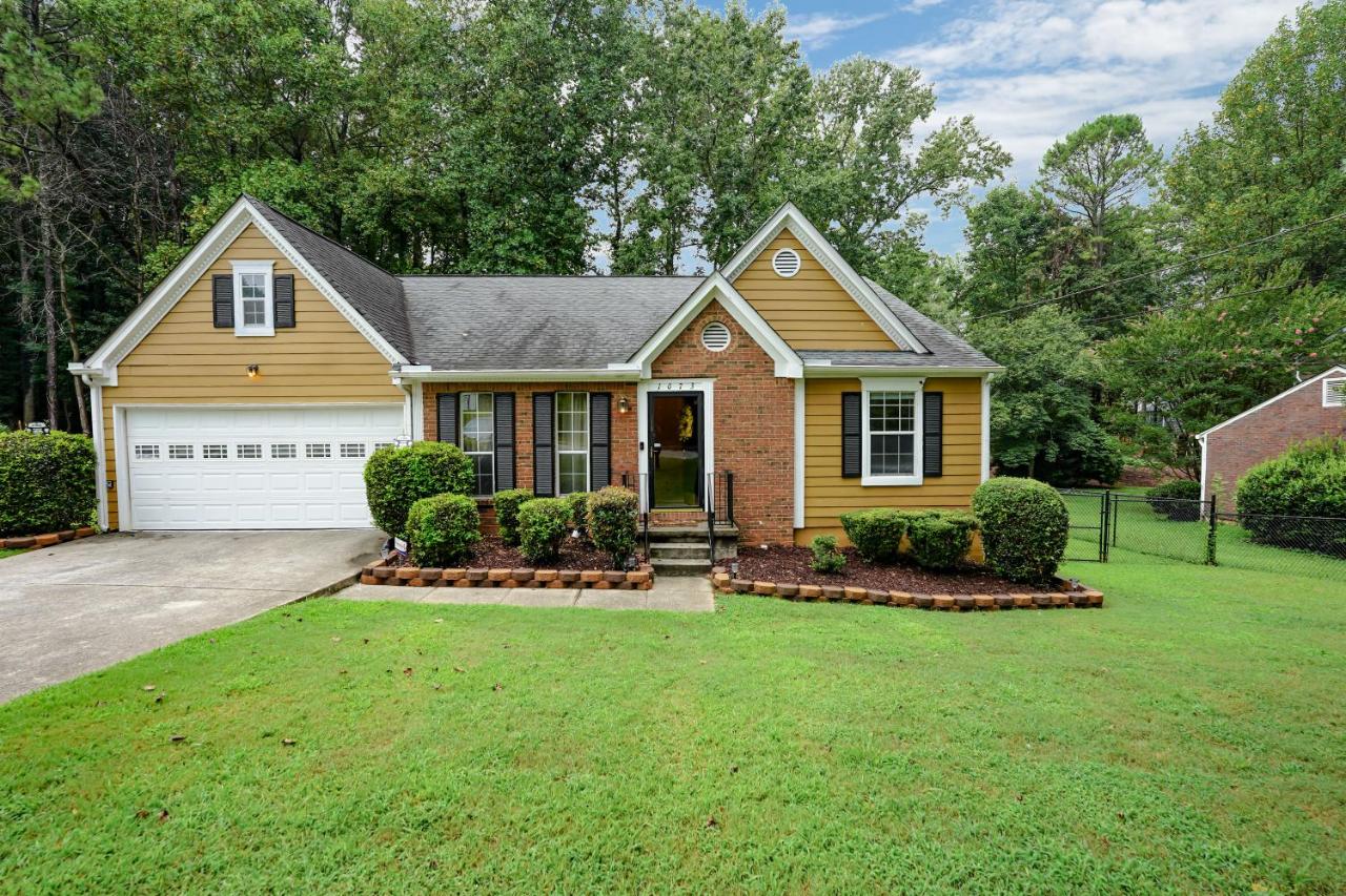 K & C Mountain View Cottage - Bed and Breakfast Stone Mountain