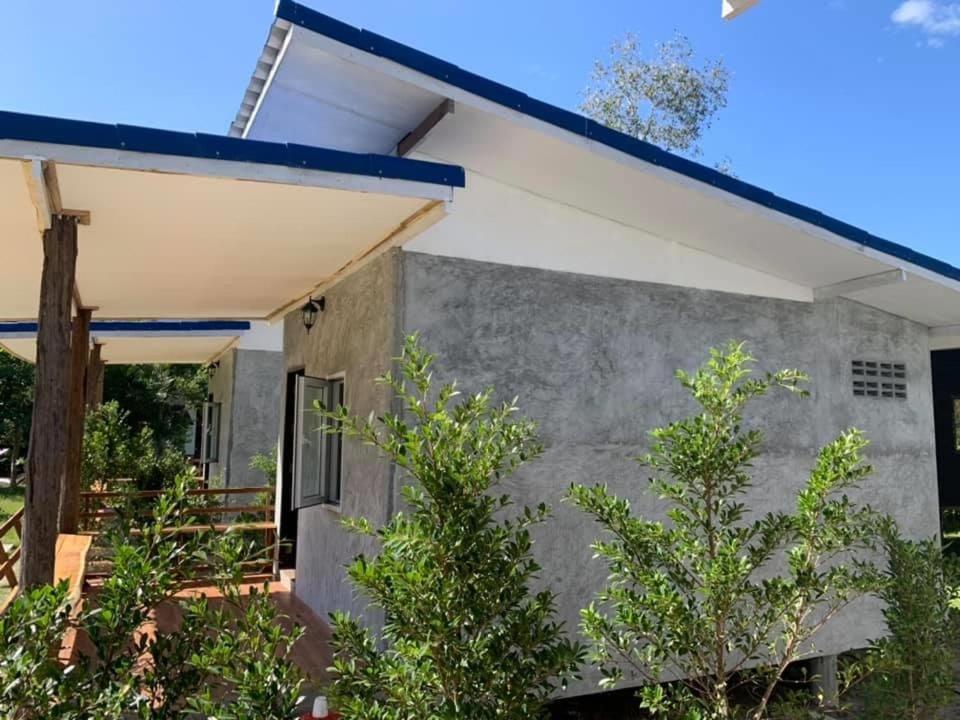 Bungalow with Garden View