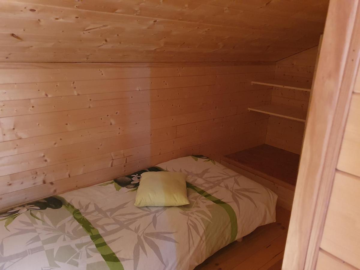 Chambre Triple avec Salle de Bains Privative