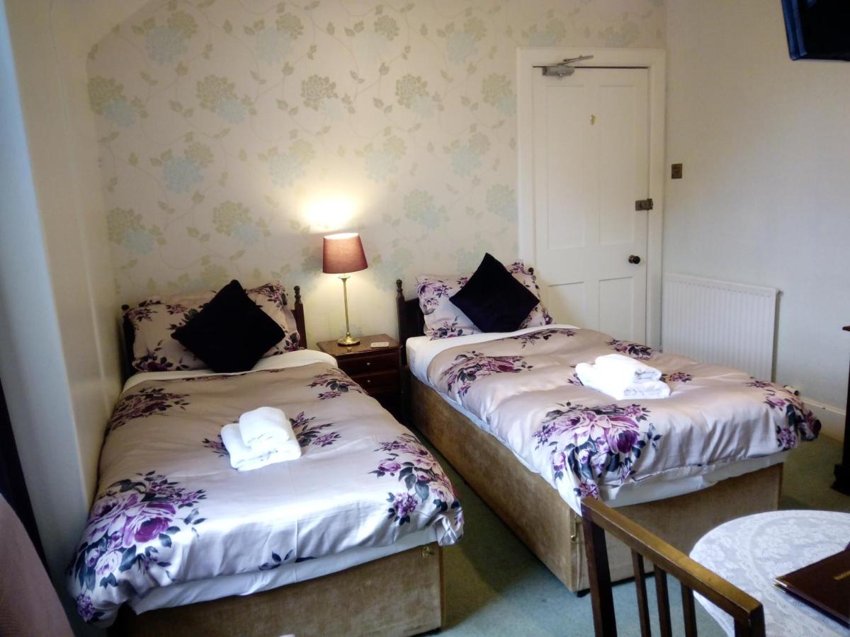 Camera Doppia con Letti Singoli