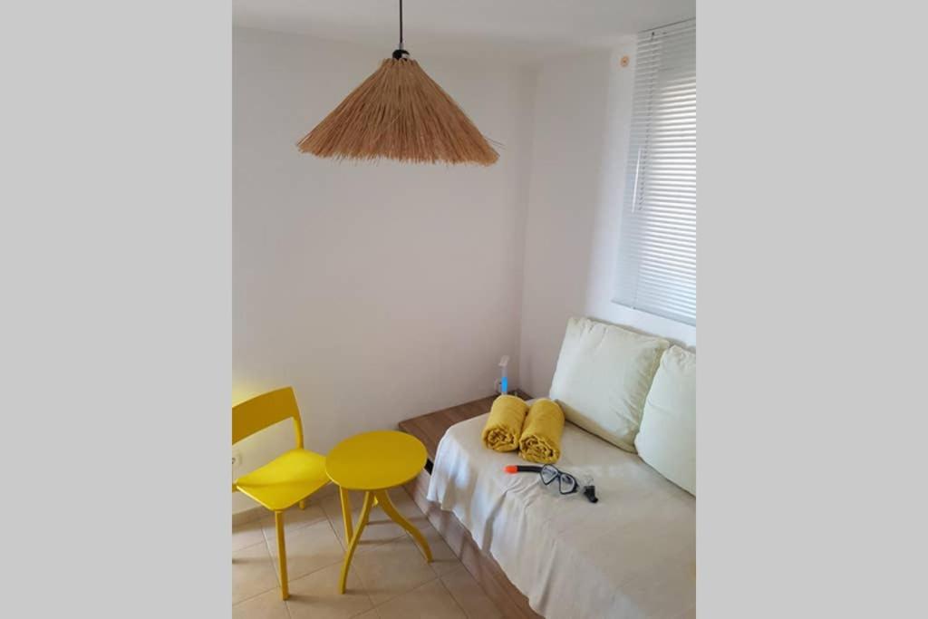 Ático de diseño sobre la Cala de las Sirenas!! - B&B