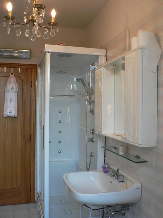 Habitación Doble con baño compartido - 2 camas