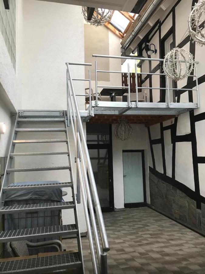 Ferienapartment: An Der Kunstakademie Heimbach - B&B
