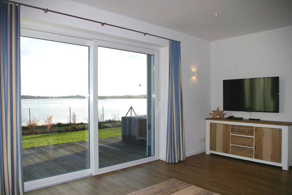 FeWo Am See 15A - Bed and Breakfast