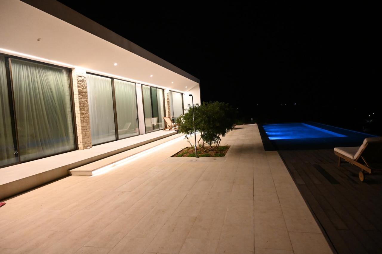 Ellas Residence fantastic pool heated - B&B