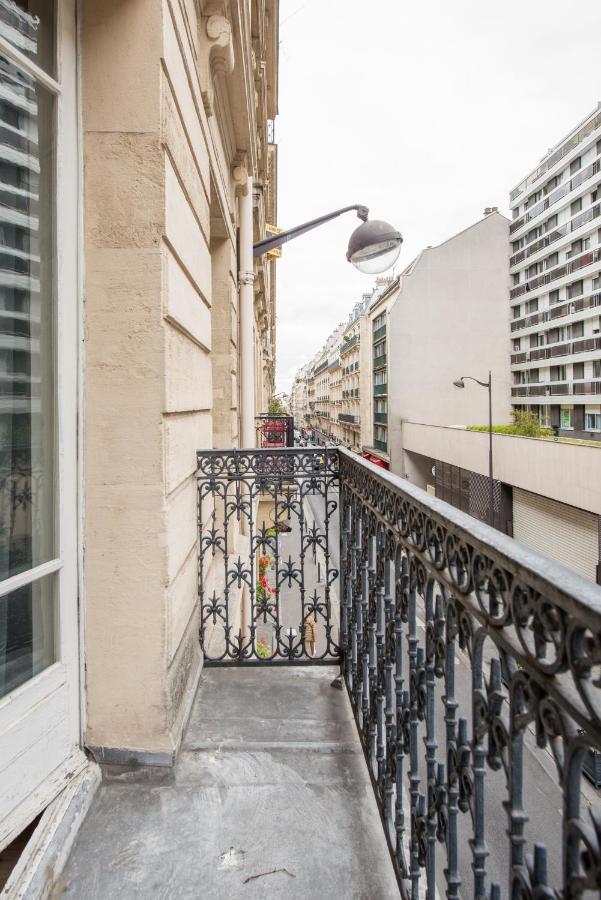 2 BR Appartement Near Tour Eiffel & Trocadéro - B&B París