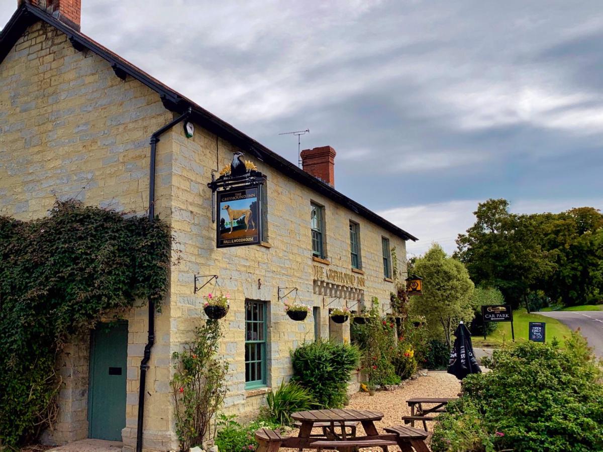The Greyhound Inn - B&B