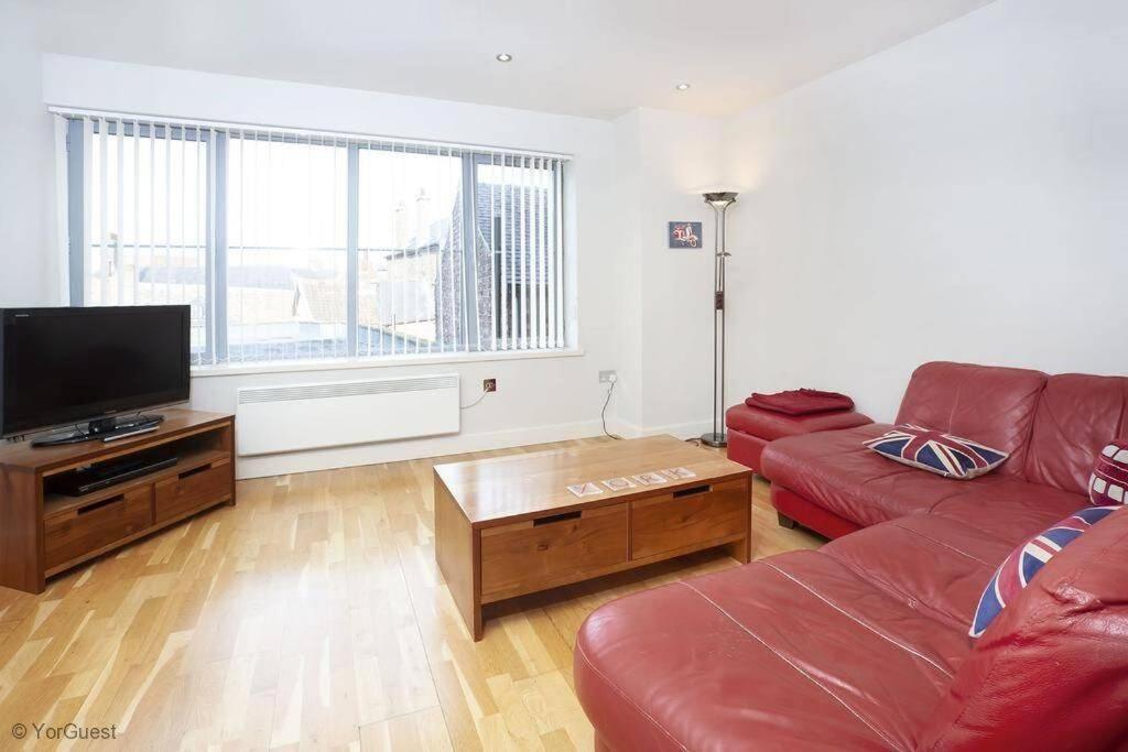 Apartment 12 Popeshead Court - B&B