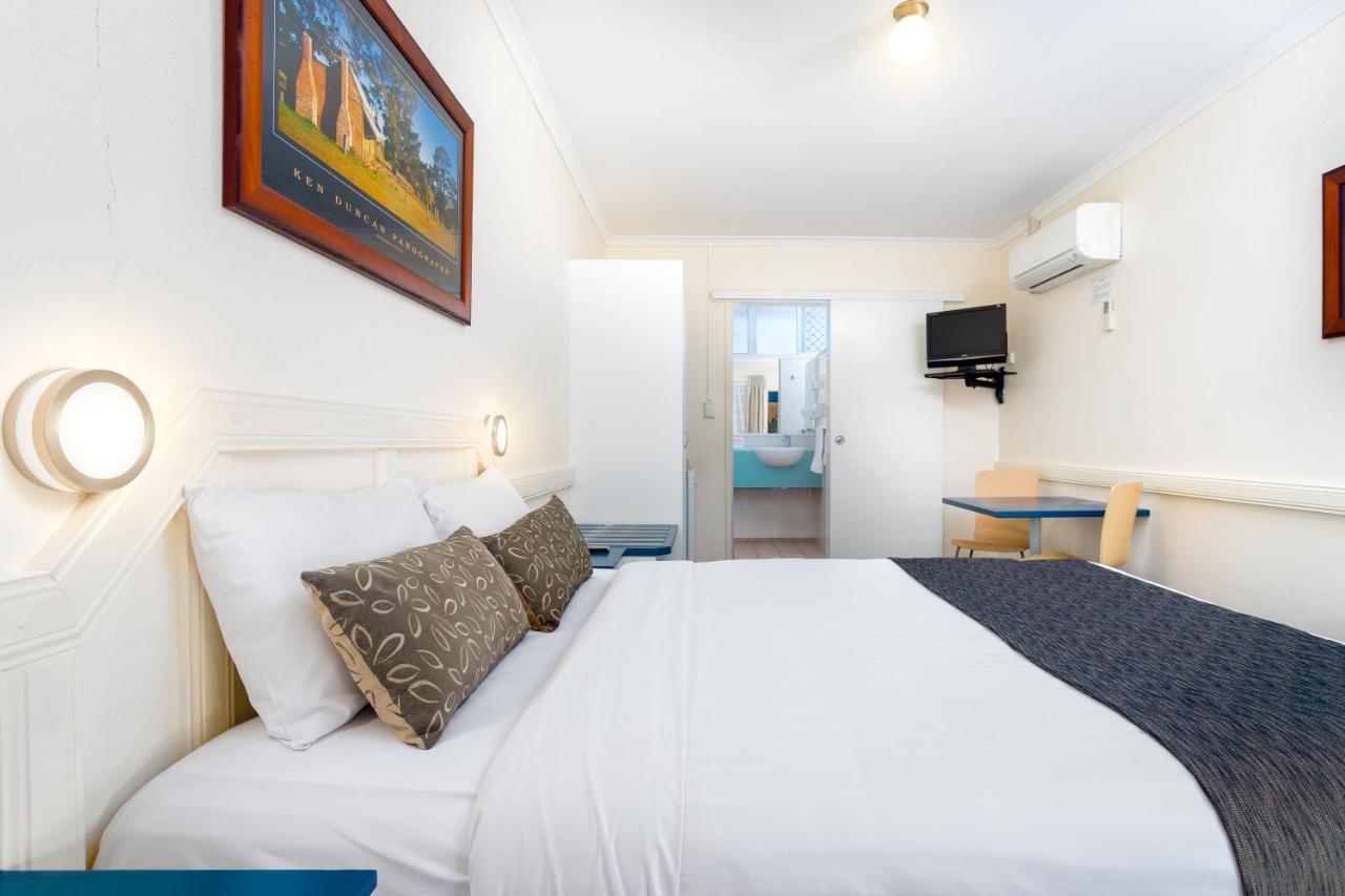 Standard Queen Room