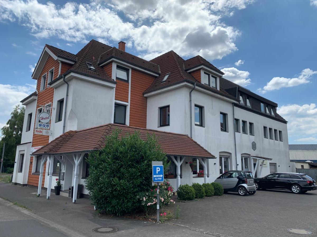 Apart-Hotel Rheinischer Hof Dormagen - Bed and Breakfast
