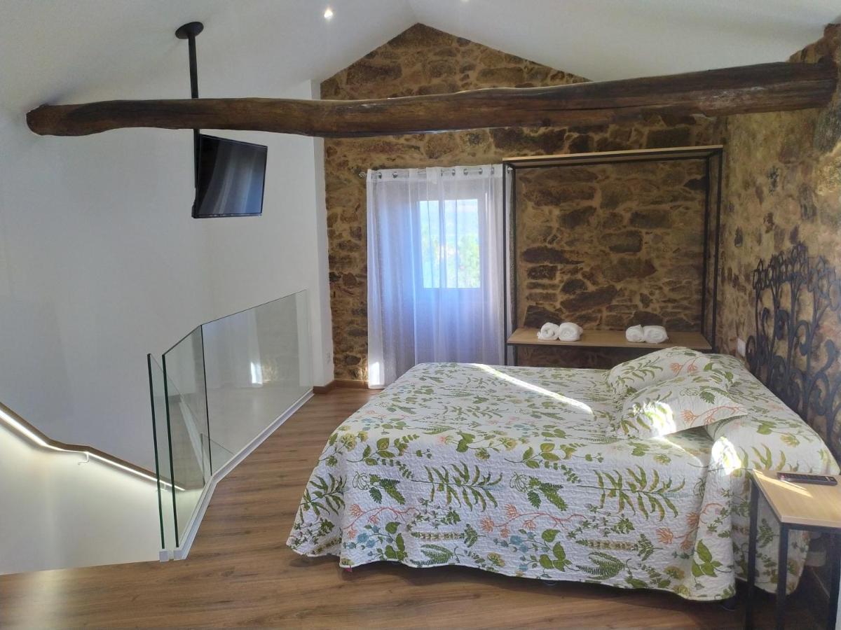 B&B Outes - A xanela - Bed and Breakfast Outes
