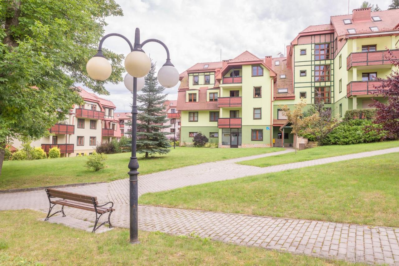 Apartment with Garden View