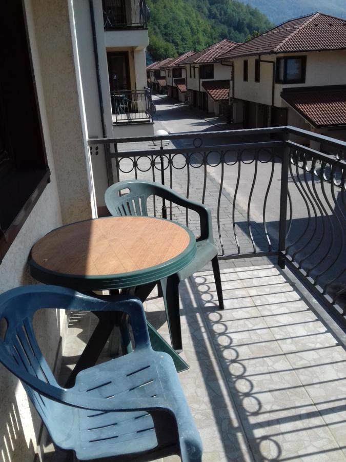 Street View Apartman - B&B