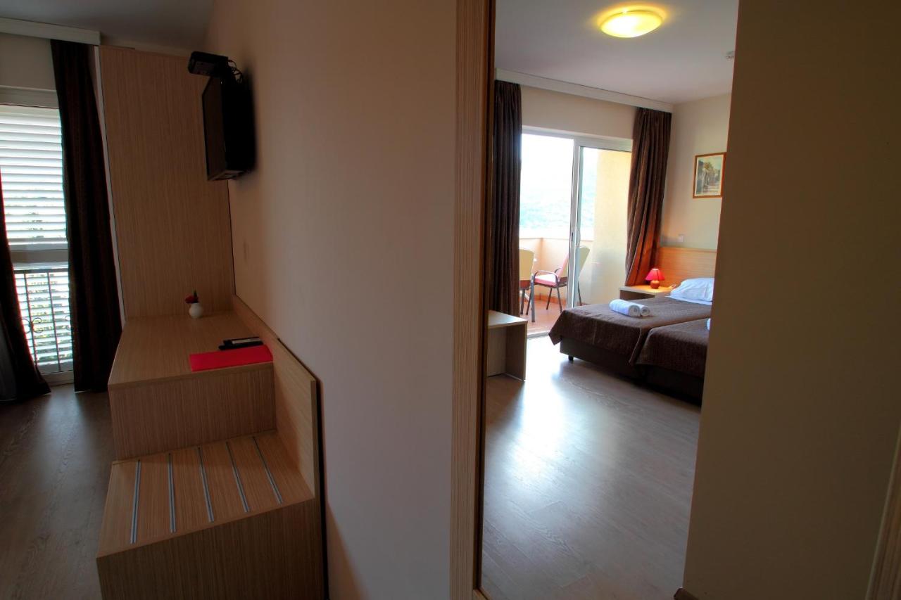 Standard Twin Room with Sea View