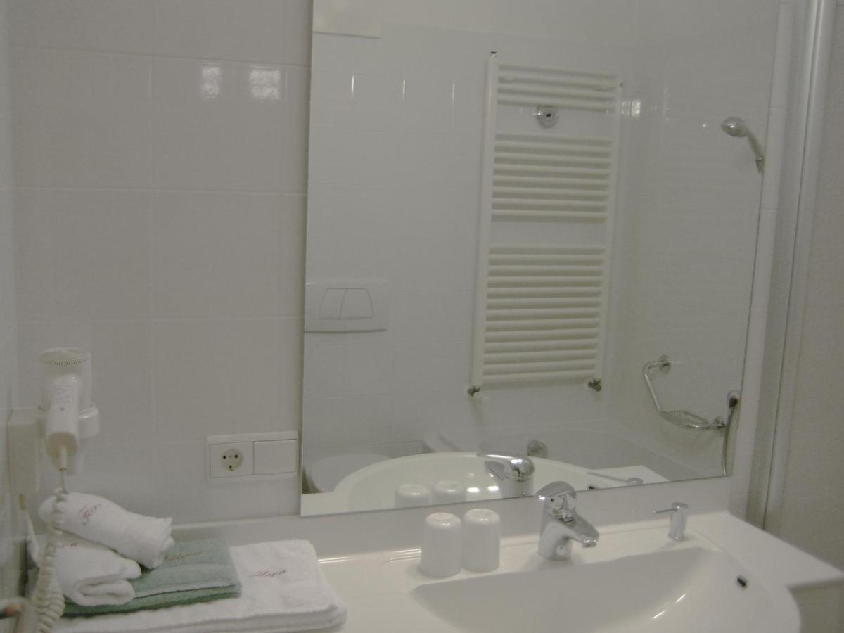 Studio (2 Adults)