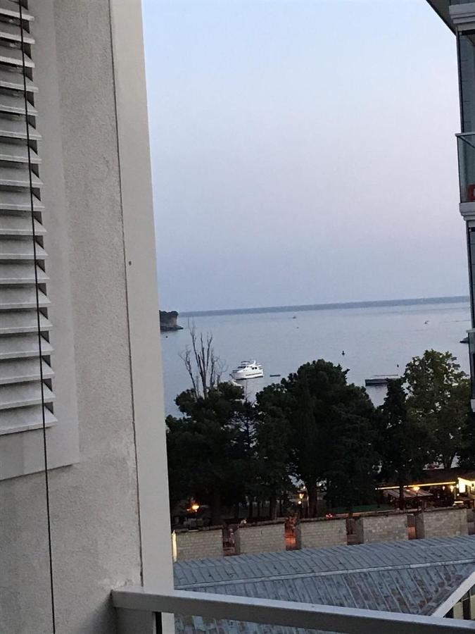 Appartamento Familiare con 2 Camere da Letto, Terrazza e Vista Mare 