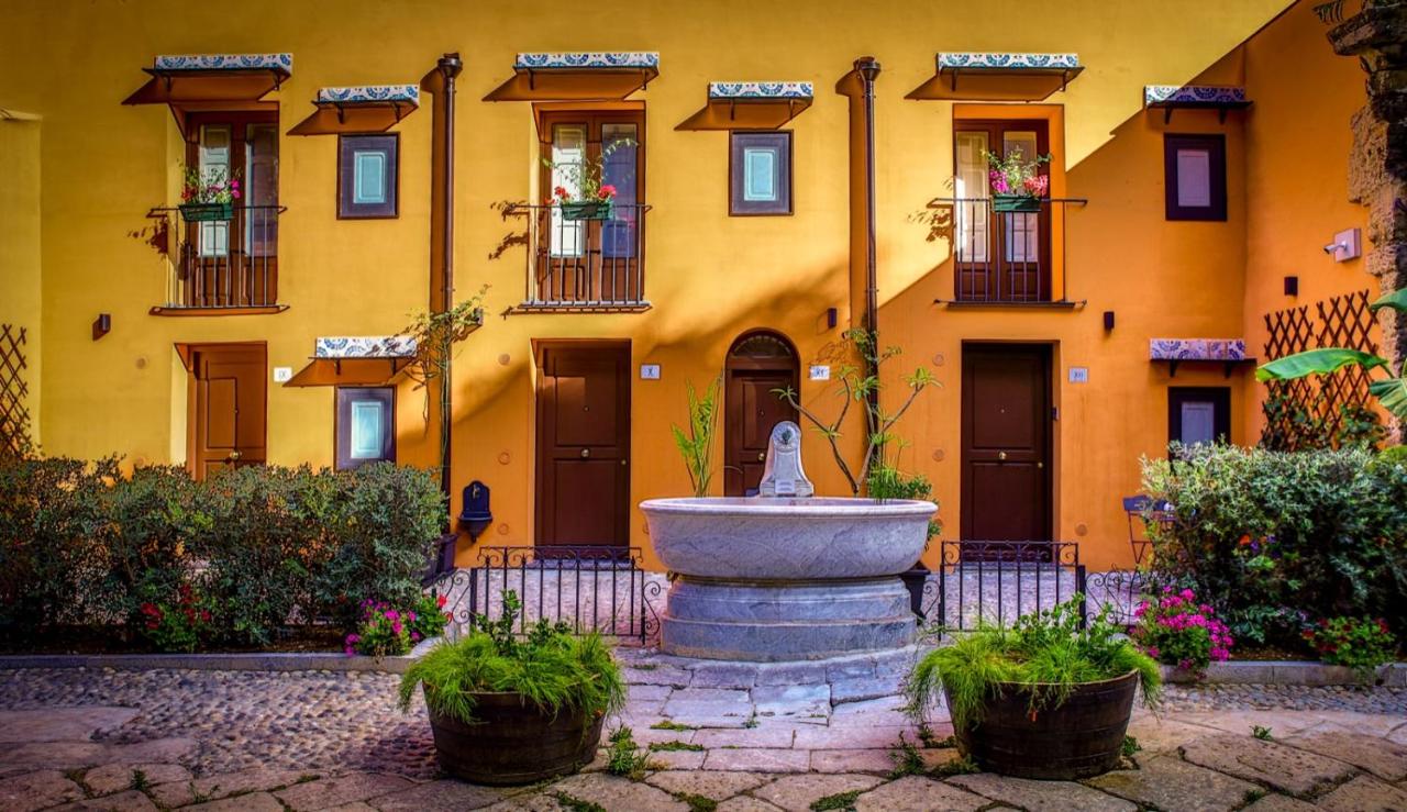 Le Casette Palazzo Ajutamicristo X - B&B