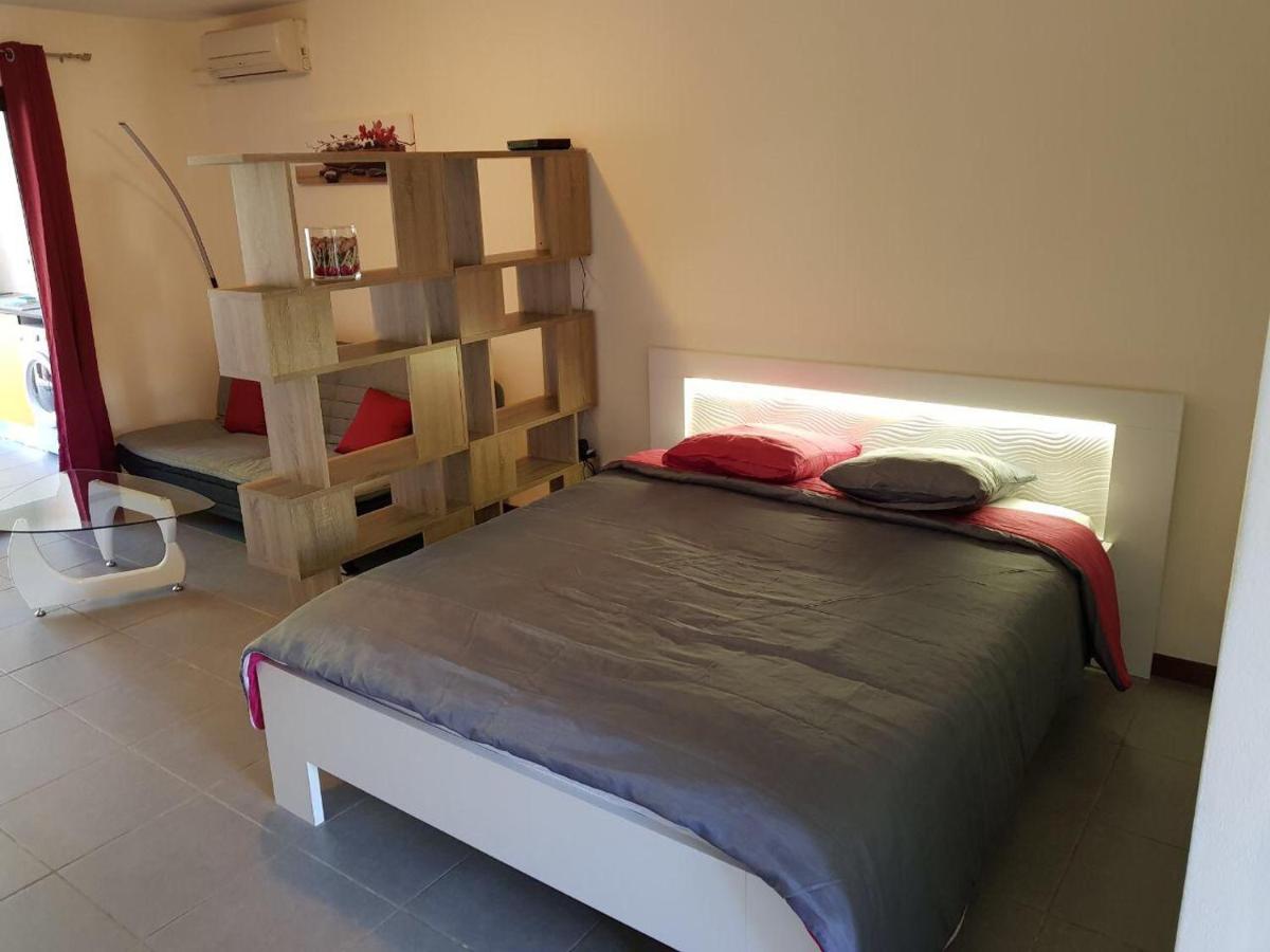 studio meublé Montjoly avec accès piscine - Ferienwohnung
