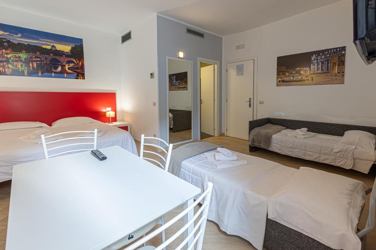 Quadruple Room with Courtyard View
