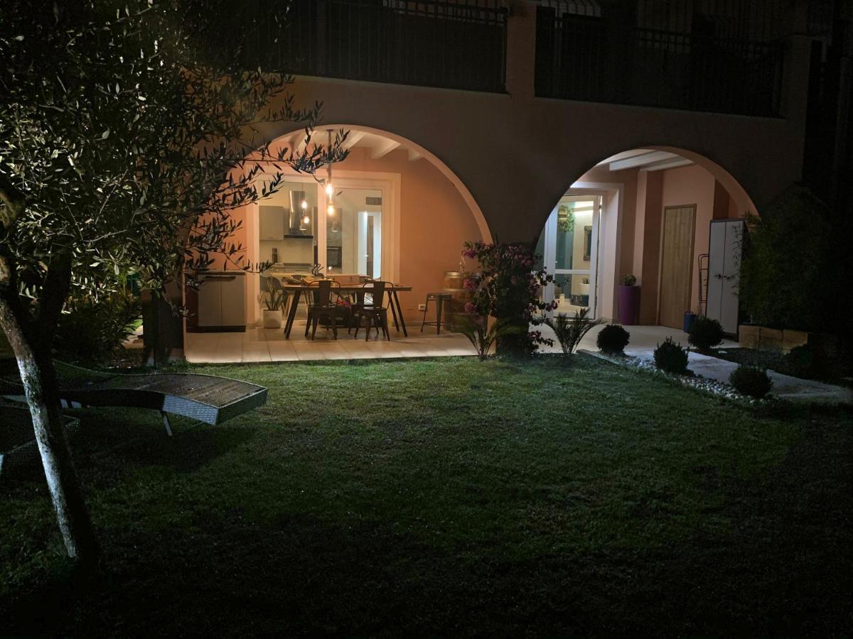 Apartment Charme and Relax with Garden and Swimming Pool - Bed and Breakfast